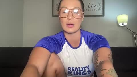 Snapshot of mandyrheaa chatting on 10.31.25 Mandy online show from 10.31.25