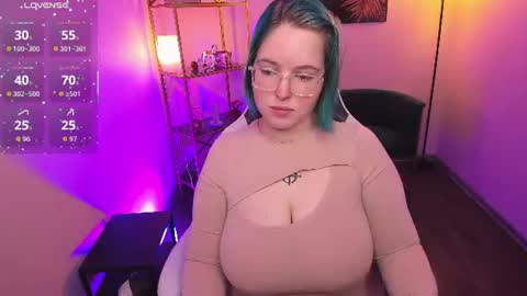 manic_pixie_ online show from 06.14.26
