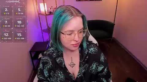 manic_pixie_ online show from 07.01.26