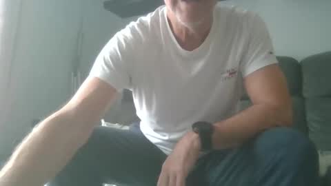 Snapshot of manngrossbite chatting on 12.11.24 manngrossbite online show from 12.11.24