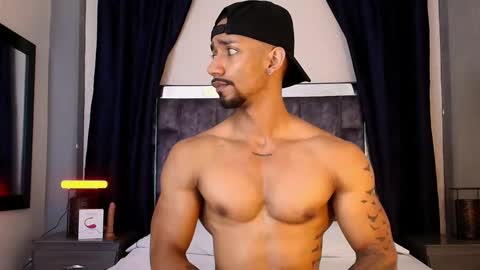 Manolo Hot 1 online show from 01.30.25