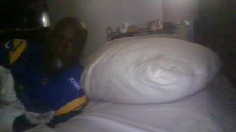 Snapshot of manpntheprowll chatting on 10.08.25 manontheprowll online show from 10.08.25