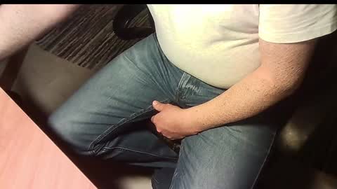 Snapshot of manswed chatting on 02.01.25 manswed online show from 02.01.25