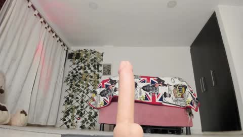 Snapshot of mantis_wine chatting on 12.07.24 MARY online show from 12.07.24