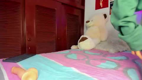 Snapshot of mantis_wine chatting on 03.05.25 MARY online show from 03.05.25