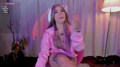 Snapshot of manu_nyx chatting on 02.15.26 manu velezz Help me to get to 100 thumbs ups Tip 25tks Rate me online show from 02.15.26