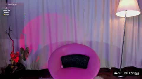 Snapshot of manu_nyx chatting on 02.17.26 manu velezz Help me to get to 100 thumbs ups Tip 25tks Rate me online show from 02.17.26