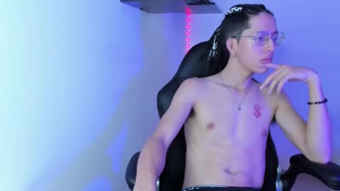 Manuel online show from 03.12.25