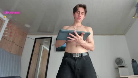 manucute 23  online show from 12.13.24