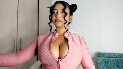 MANUELA online show from 12.04.25