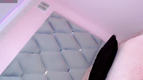 Manuela Kingsley online show from 12.27.24