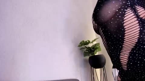 manuela_montes_ online show from 06.12.26
