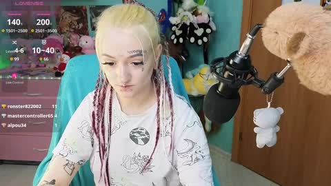 Manuela online show from 12.19.24