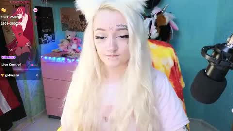 Manuela online show from 01.09.25