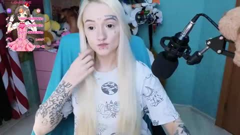 Snapshot of manuela_unicorn chatting on 03.04.25 Manuela online show from 03.04.25