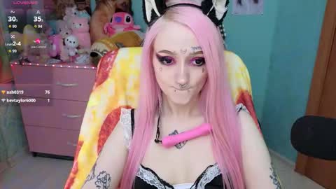 Manuela online show from 12.14.25