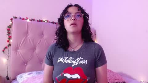 Snapshot of manumeow_ chatting on 12.27.24 Manu online show from 12.27.24