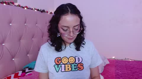 Snapshot of manumeow_ chatting on 01.17.25 Manu online show from 01.17.25