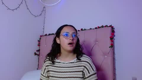 Snapshot of manumeow_ chatting on 12.13.25 Manu online show from 12.13.25