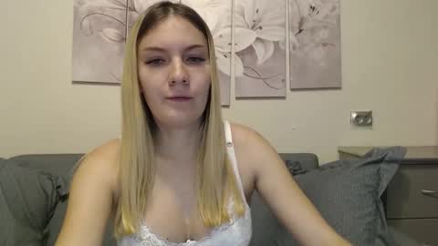 Snapshot of manyamania chatting on 11.07.25 Prosto Maria online show from 11.07.25