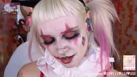 Sasha online show from 10.31.25