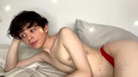 Snapshot of maplefroggy chatting on 12.19.24 Maple online show from 12.19.24