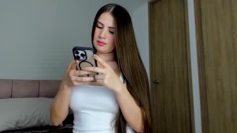 Snapshot of mara_storm chatting on 12.01.25 mara modelo independiente online show from 12.01.25