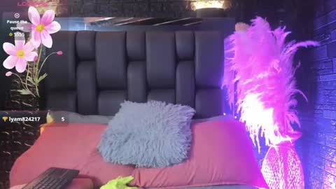 maraa_rivera online show from 12.15.25