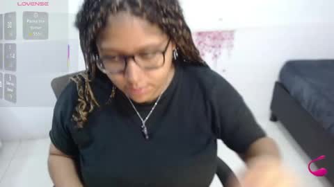 Snapshot of marasilk chatting on 12.18.25 Mara Silk online show from 12.18.25