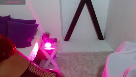 Snapshot of marasilk chatting on 02.11.26 Mara Silk online show from 02.11.26