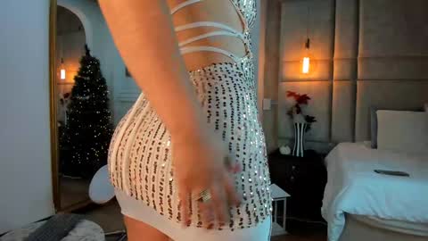 Snapshot of maratorres1 chatting on 12.27.24 Mara Torres online show from 12.27.24