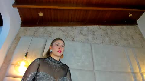 Snapshot of maratorres1 chatting on 12.28.24 Mara Torres online show from 12.28.24