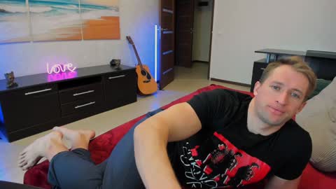 Snapshot of marc105100 chatting on 02.01.25 alex marvelxx online show from 02.01.25