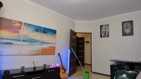 Snapshot of marc105100 chatting on 02.08.25 alex marvelxx online show from 02.08.25