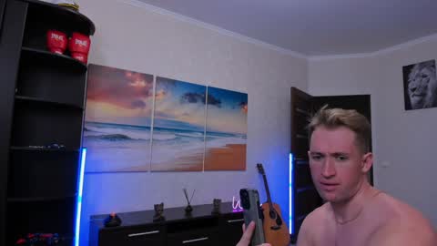 Snapshot of marc105100 chatting on 02.08.25 alex marvelxx online show from 02.08.25