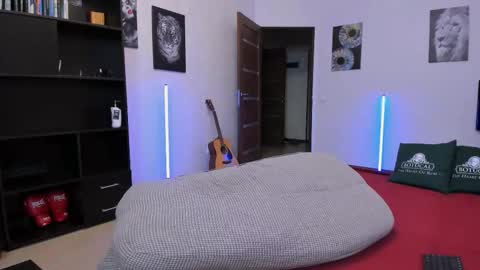 Snapshot of marc105100 chatting on 09.13.25 alex marvelxx online show from 09.13.25