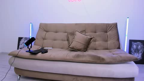 Snapshot of marc105100 chatting on 10.02.25 alex marvelxx online show from 10.02.25