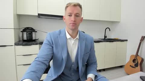 Snapshot of marc105100 chatting on 10.24.25 alex marvelxx online show from 10.24.25