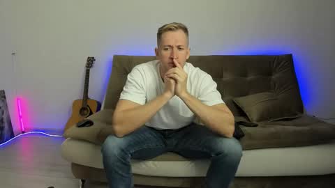 Snapshot of marc105100 chatting on 10.27.25 alex marvelxx online show from 10.27.25