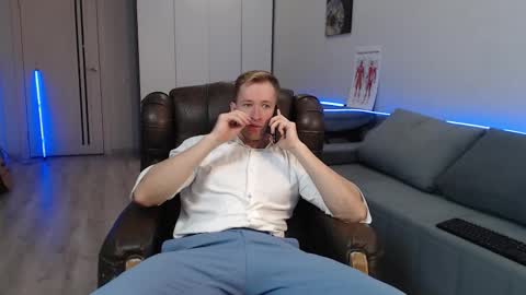 Snapshot of marc105100 chatting on 12.03.25 alex marvelxx online show from 12.03.25