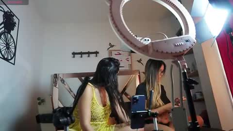 Snapshot of marce_hill chatting on 11.10.25 MARCE AND ..... online show from 11.10.25