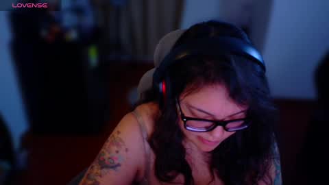 Snapshot of marcela2101s chatting on 11.20.25 marcela2101s online show from 11.20.25