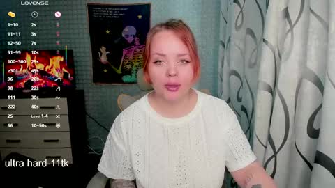 Snapshot of marcelinepeach chatting on 05.13.26 Sara online show from 05.13.26