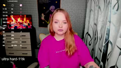 Snapshot of marcelinepeach chatting on 05.29.26 Sara online show from 05.29.26