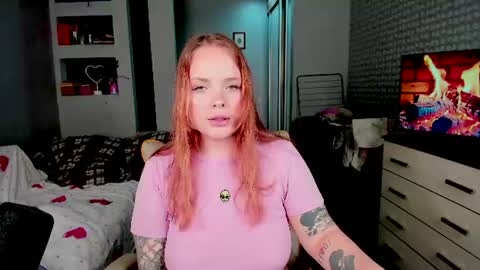 Snapshot of marcelinepeach chatting on 06.13.26 Sara online show from 06.13.26