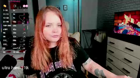 Snapshot of marcelinepeach chatting on 06.14.26 Sara online show from 06.14.26