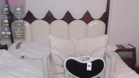 Lena online show from 12.21.25