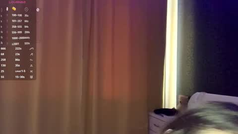 Snapshot of marciecommon chatting on 11.19.25 Alisa online show from 11.19.25