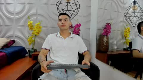 Snapshot of marcovitto chatting on 12.30.24 marcovitto online show from 12.30.24