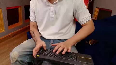 Snapshot of marcovitto chatting on 12.03.25 marcovitto online show from 12.03.25